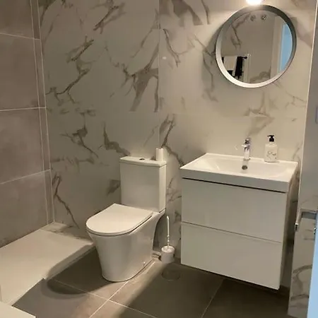 Lägenhet Modern 1 Bed In Port & Pool *